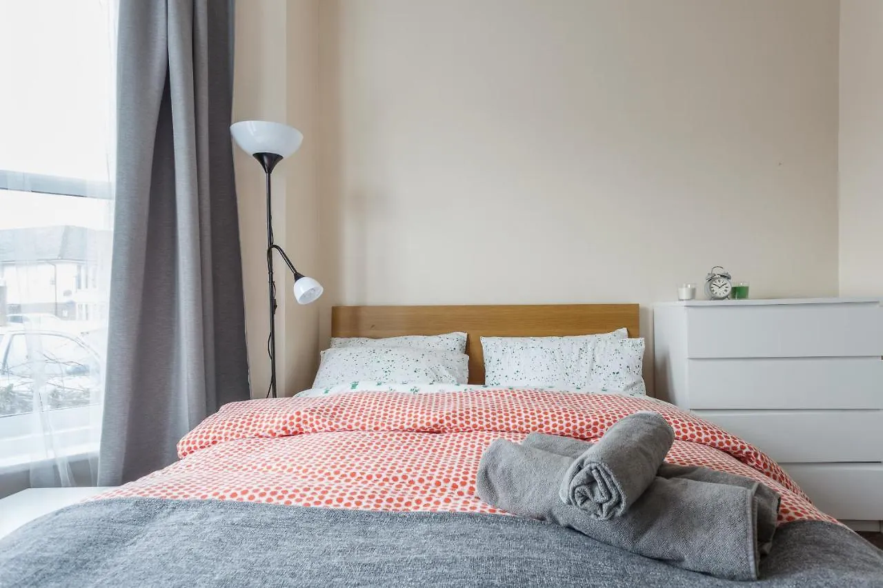 Shirley House: Self-Catering Haven Near Southampton Central