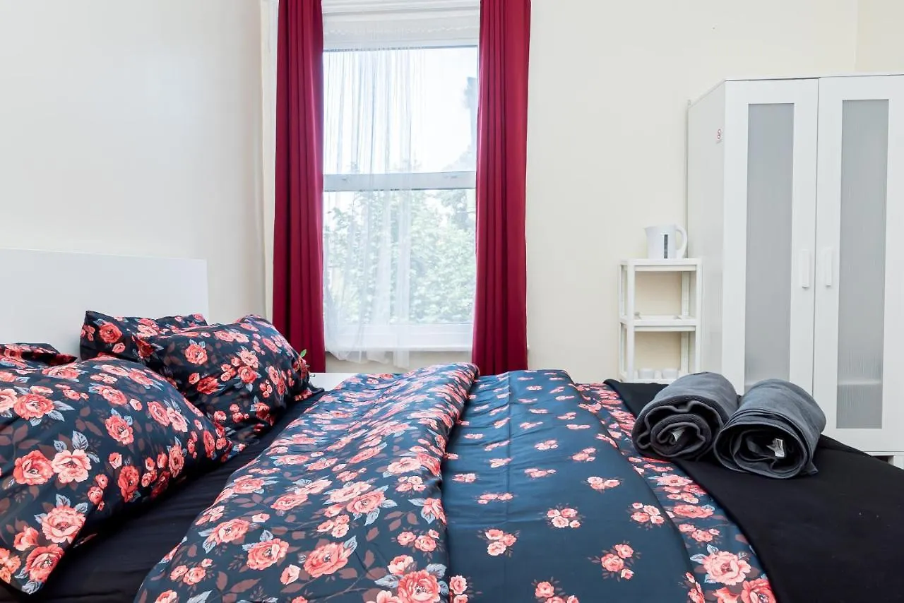 Shirley House: Self-Catering Haven Near Southampton Central