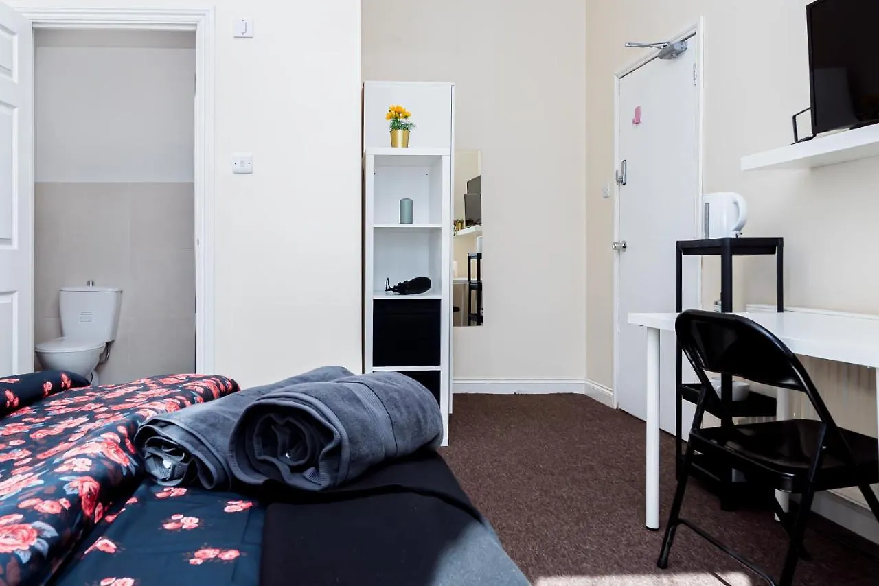 Shirley House: Self-Catering Haven Near Southampton Central 3*,  United Kingdom