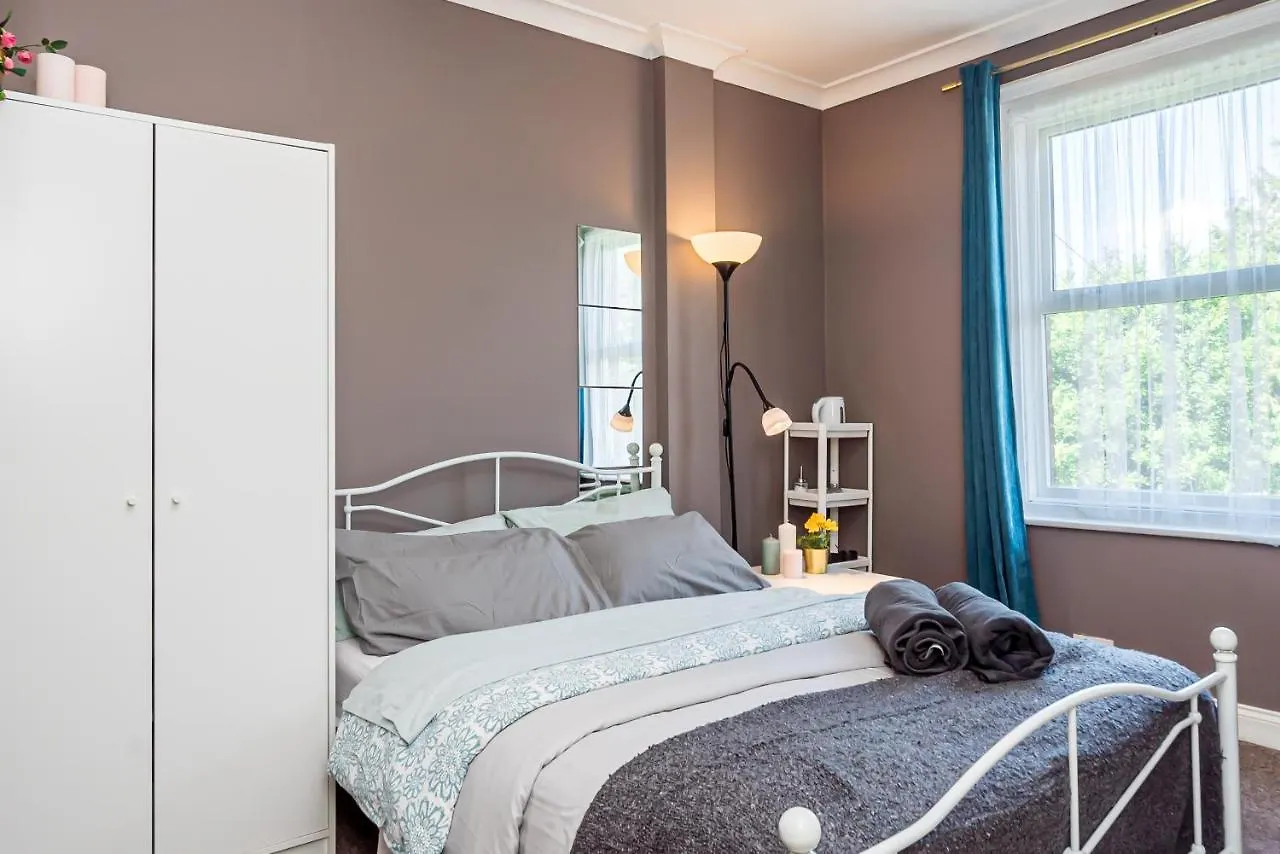 Guest house Shirley House: Self-Catering Haven Near Southampton Central