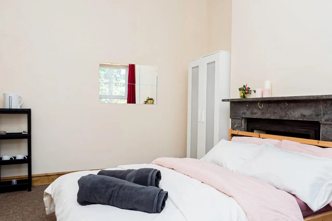 Guest house Shirley House: Self-Catering Haven Near Southampton Central