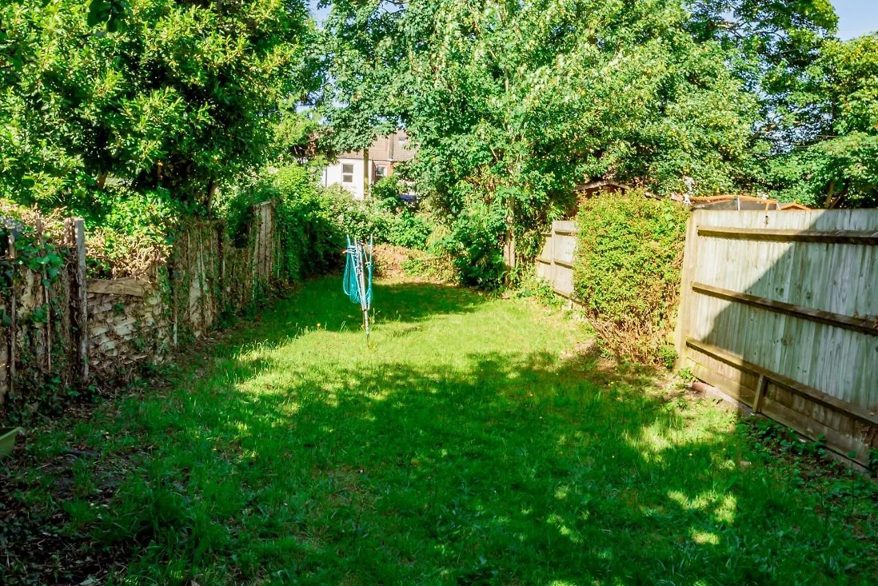 Shirley House: Self-Catering Haven Near Southampton Central 3*,