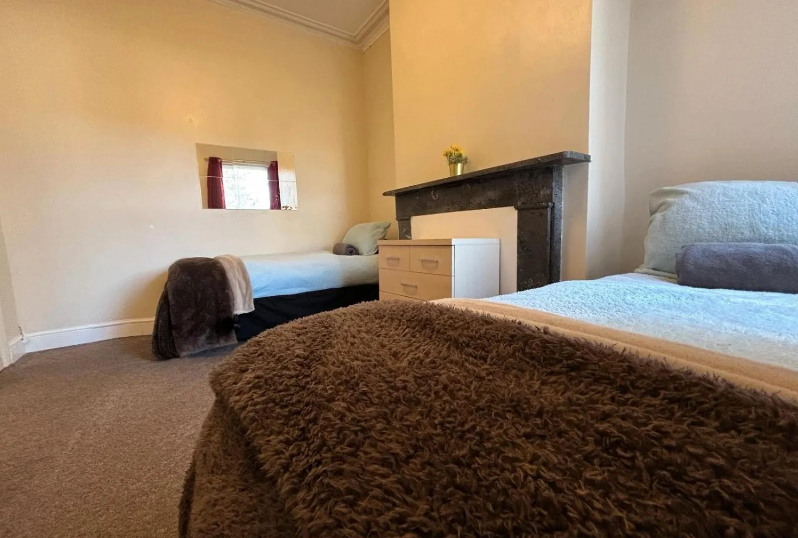 Shirley House: Self-Catering Haven Near Southampton Central Guest house