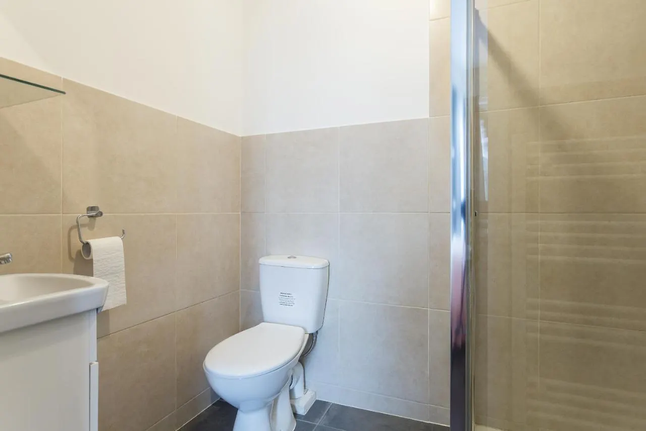 Shirley House: Self-Catering Haven Near Southampton Central Guest house
