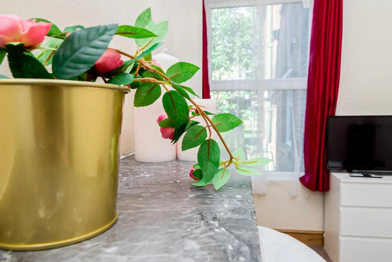 Shirley House: Self-Catering Haven Near Southampton Central